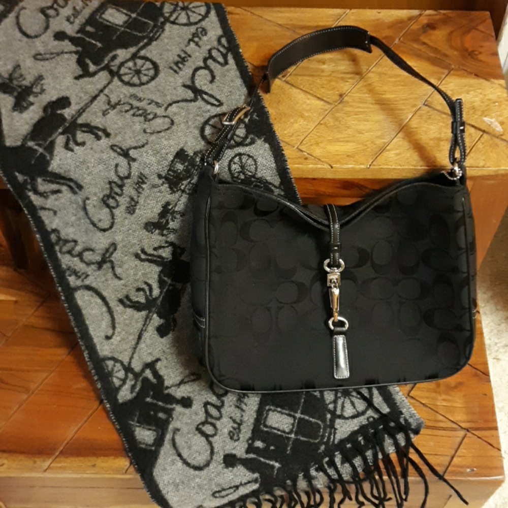 Coach hand bag with leather tag
